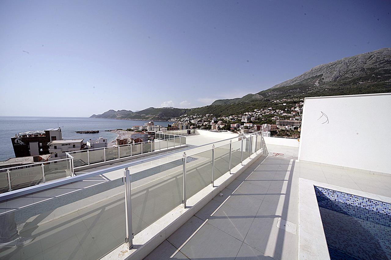 Sea Star Apartment Dobra Voda Buitenkant foto