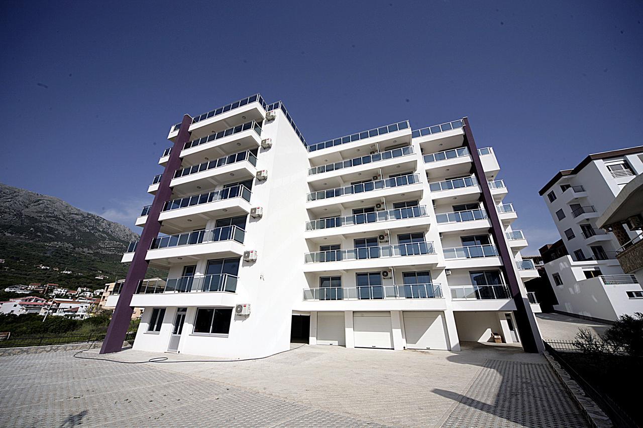 Sea Star Apartment Dobra Voda Buitenkant foto