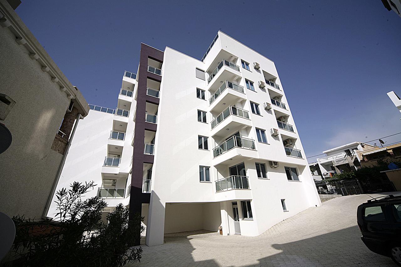 Sea Star Apartment Dobra Voda Buitenkant foto