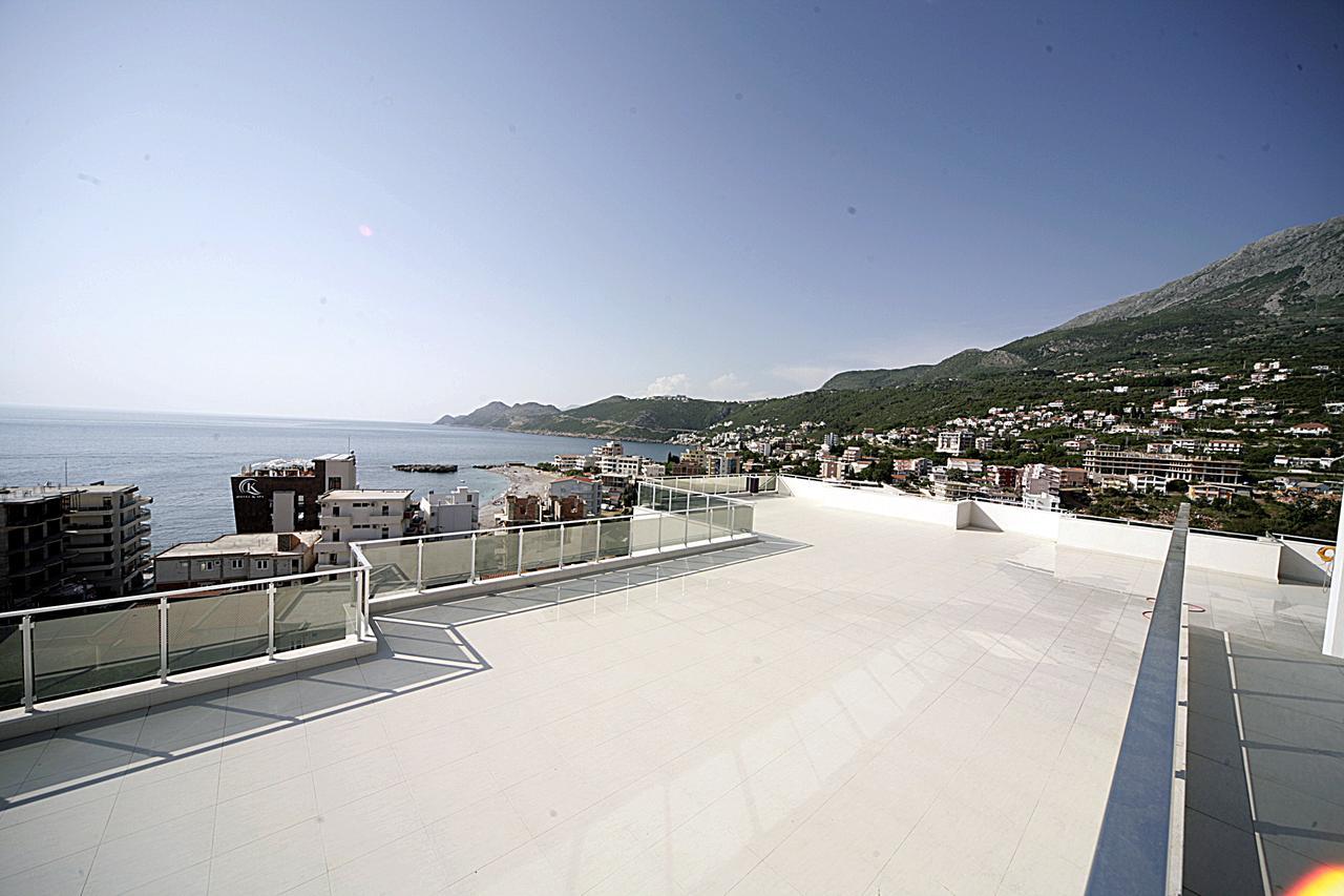 Sea Star Apartment Dobra Voda Buitenkant foto