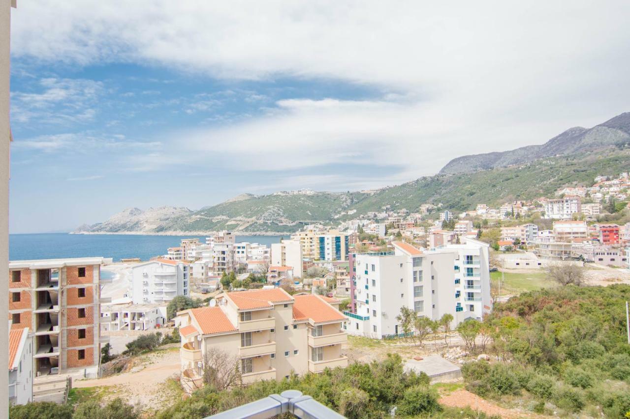 Sea Star Apartment Dobra Voda Buitenkant foto